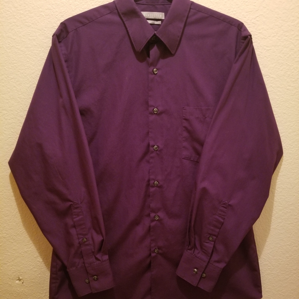 EUC men's Van Heusen fitted dress shirt